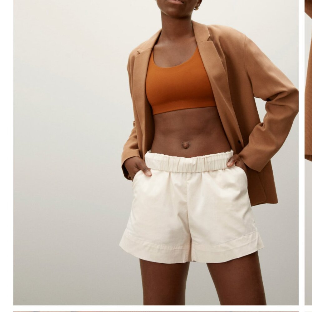 The Easy Short in Canvas Size 4